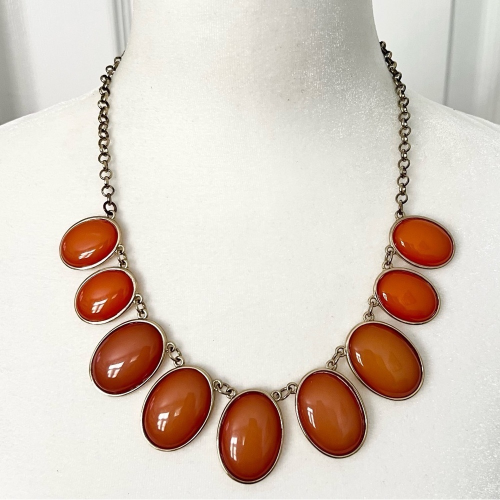 🍭6/$30 Orange / peach oval and silver tapered bib necklace